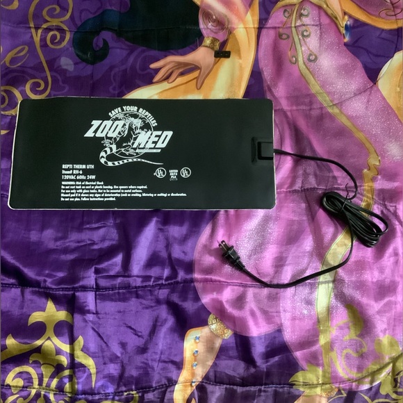 ZOO MED REPTITHERM UNDER TANK HEATER -LARGE -50-60 GAL -8x18 IN -24 WATT -RH-6 - Picture 2 of 11